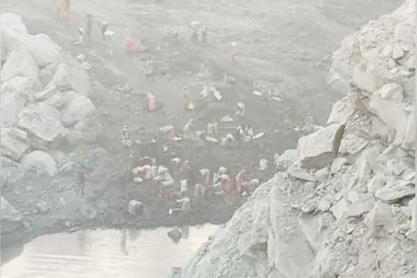 Dhanbad Mining Tragedy: 9 Killed in Illegal Mine Collapse in Baghmara