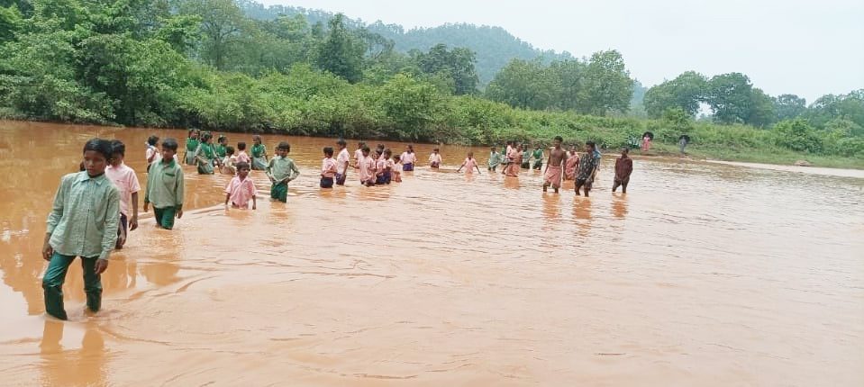 Children cross the river to go to school, demand for bridge on Koyna intensifies