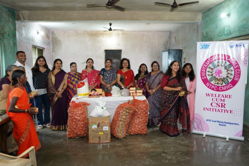 NTPC’s Swayamsiddha Ladies Club Donates Roti Maker to Old Age Home