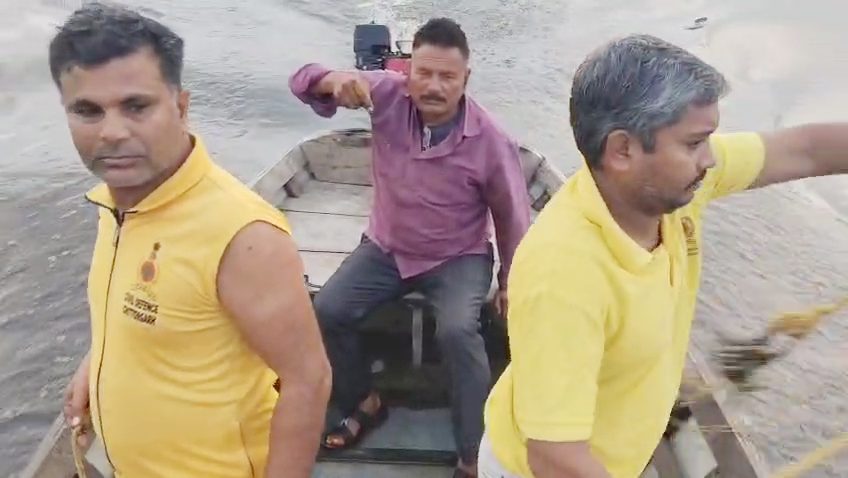 Google Maps Misguides: Van Swept into River in Chittorgarh, 4 Missing