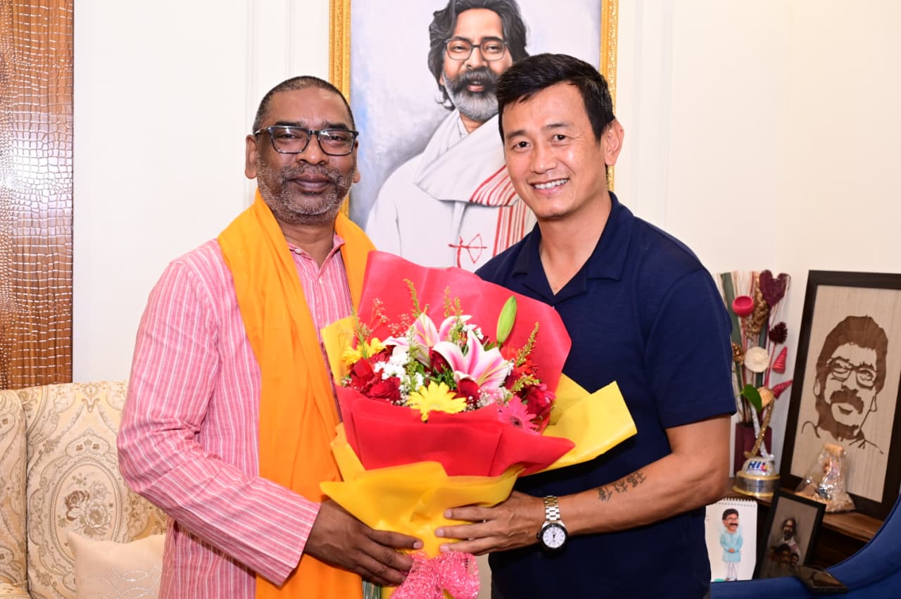 Former Indian Football Captain Bhaichung Bhutia Meets Jharkhand CM