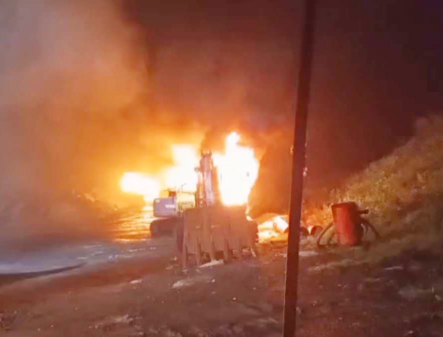 Extremists Set Fire to Six Vehicles at Tapin Coal Project in Hazaribagh