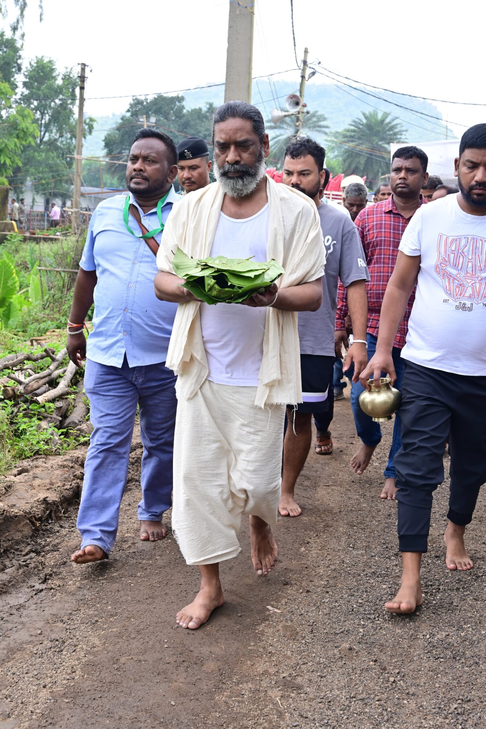 Chief Minister Performs 'Saat Karm' Rituals for Late Father Shibu Soren