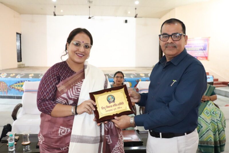 CBSE Organizes Capacity Building Program at Saraswati Vidya Mandir, Dhurwa