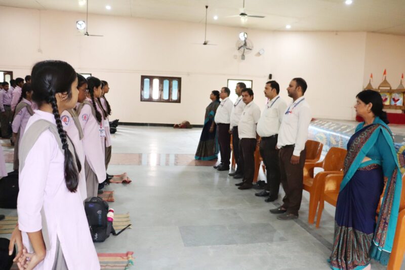 Condolence Meeting Held at Saraswati Shishu Vidya Mandir, Dhurwa for Late Dishom Guru Shibu Soren