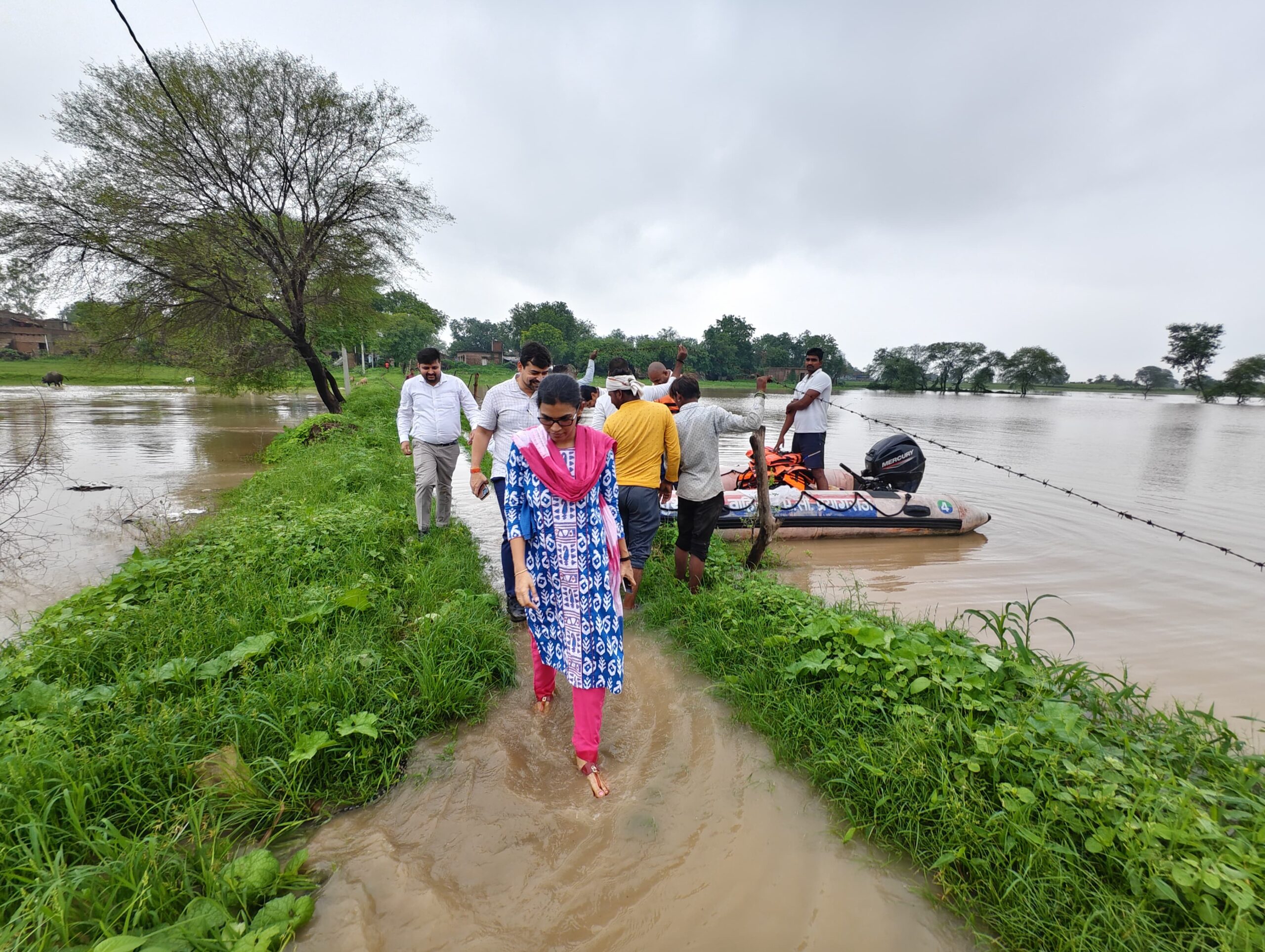 Yamuna Floods Wreak Havoc in Banda: Dozens of Villages Submerged, Crops and Homes Destroyed