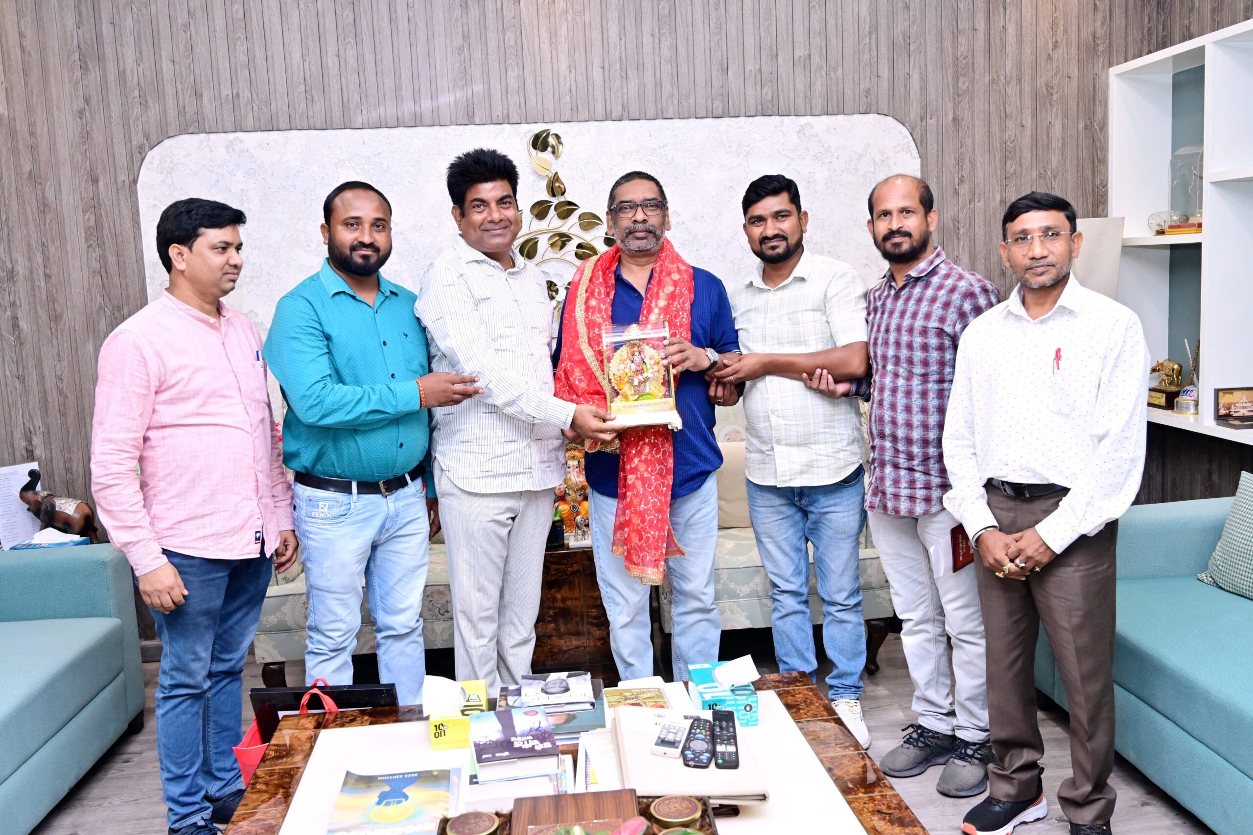Delegation from Dussehra Committees Invites Jharkhand CM Hemant Soren for Ravan Dahan Celebrations