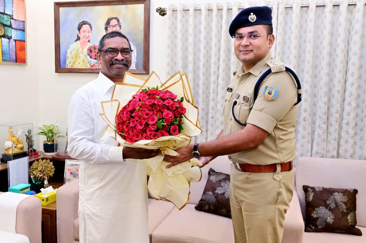 Ranchi’s New SSP Rakesh Ranjan Meets CM Hemant Soren