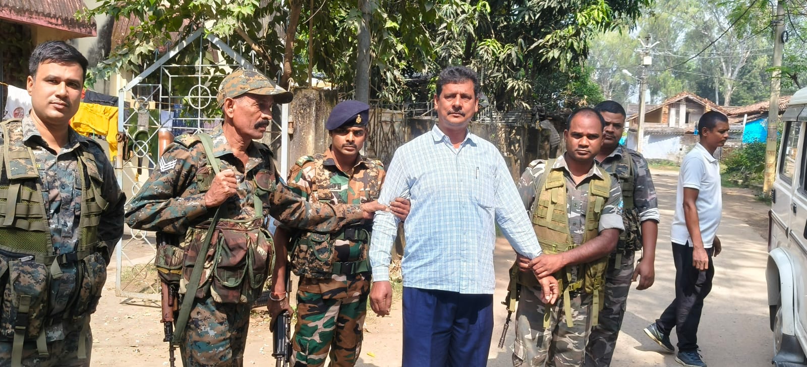 ZP Head Assistant Arrested by ACB for Accepting ₹65,000 Bribe in Latehar