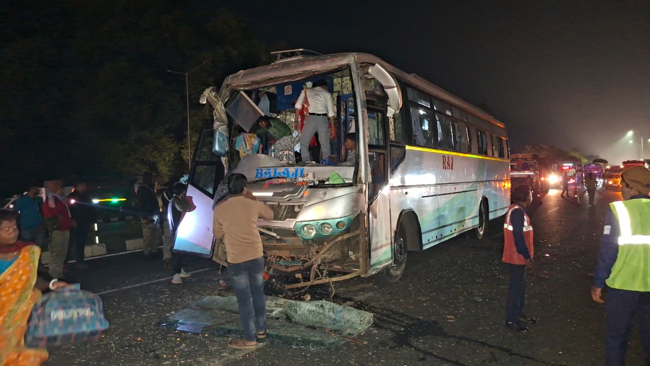Dhanbad: Two Buses Collide, 12 Passengers Injured