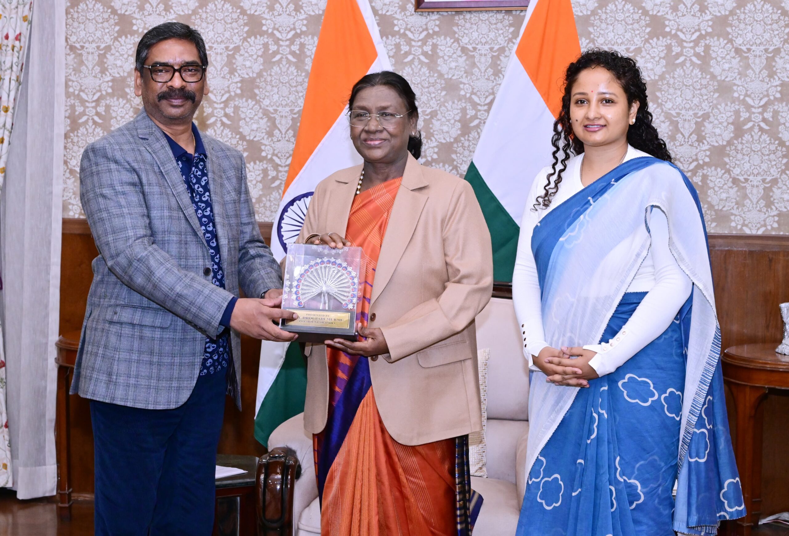 CM Hemant Soren Meets President Droupadi Murmu at Lok Bhavan