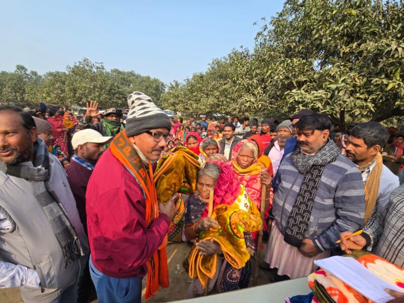 Adani Foundation Distributes 400 Blankets in Pahariya Tola; High Mast Light Inaugurated