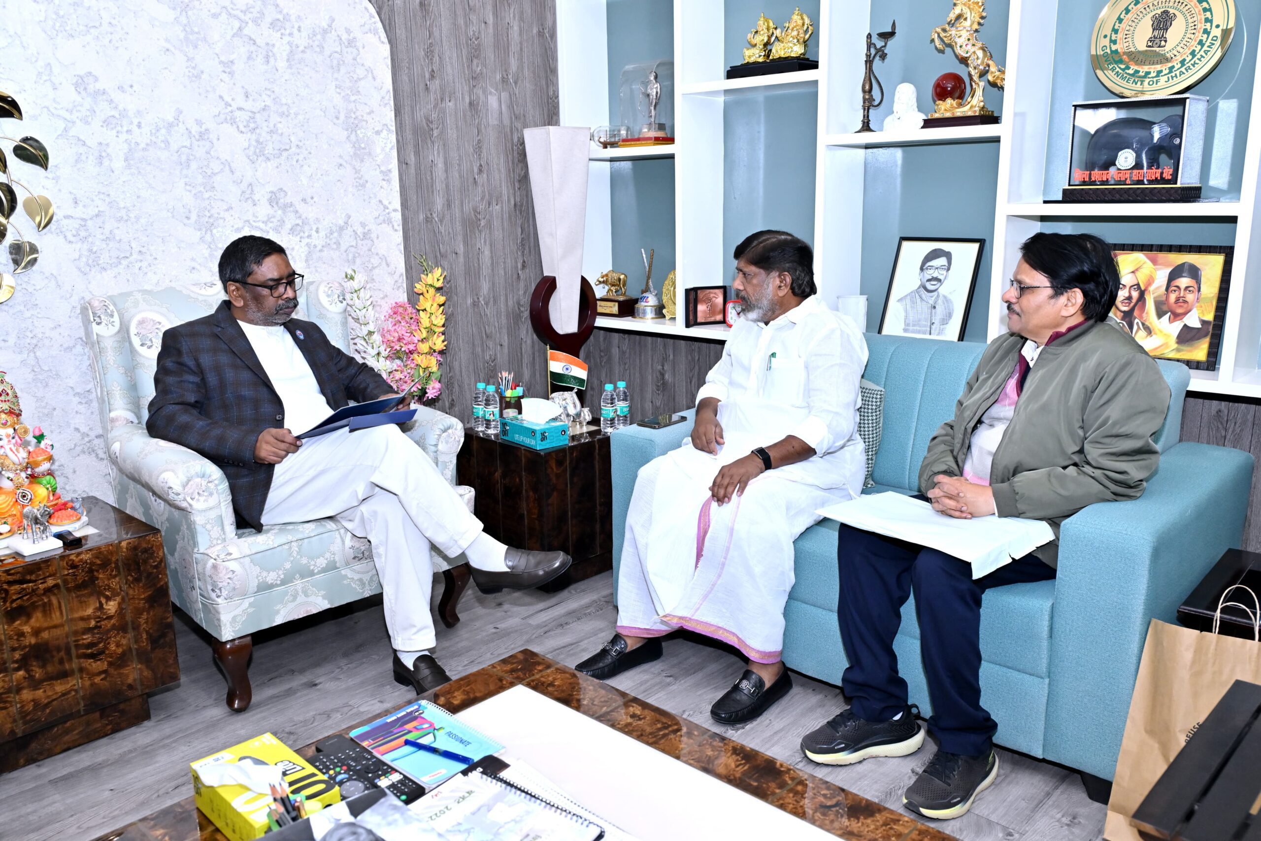 Telangana invites Jharkhand CM Hemant Soren for Rising Global Summit