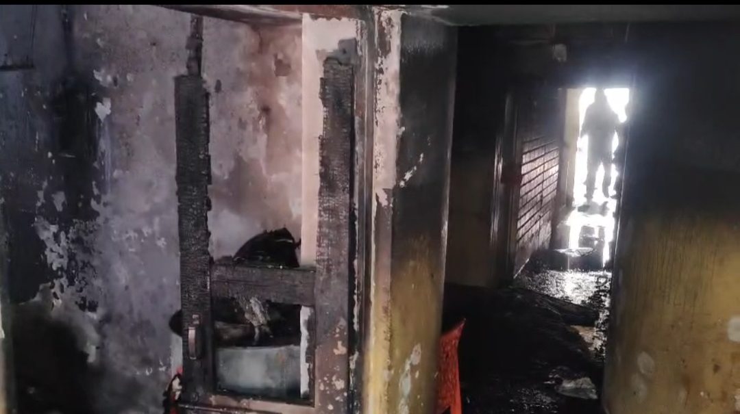 Dhanbad Fire Tragedy: Two Dead as Massive Blaze Engulfs Three-Storey House