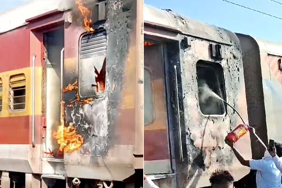 Two Coaches of Tatanagar–Ernakulam Express Catch Fire, Elderly Passenger Dies