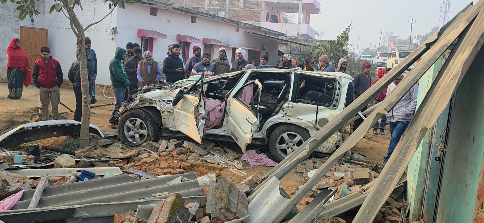 Hyva Truck Crash Kills Four from Same Family in Garhwa, Scorpio Smashed