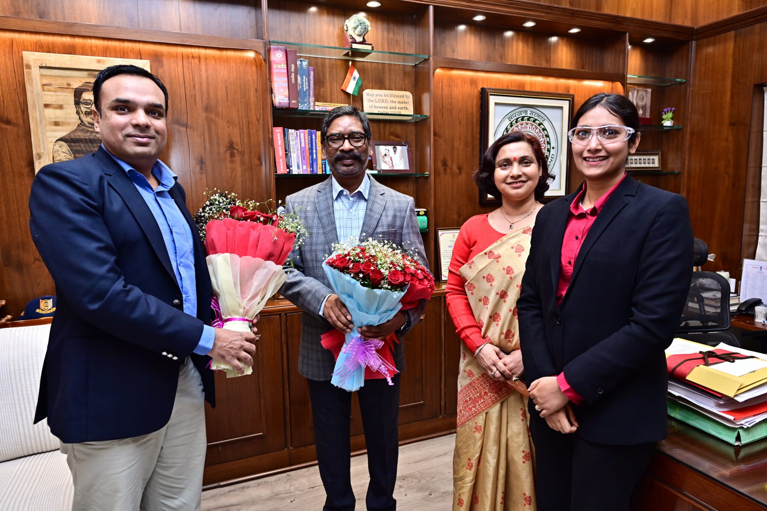 Senior Administrative and Police Officials Greet CM Hemant Soren on New Year