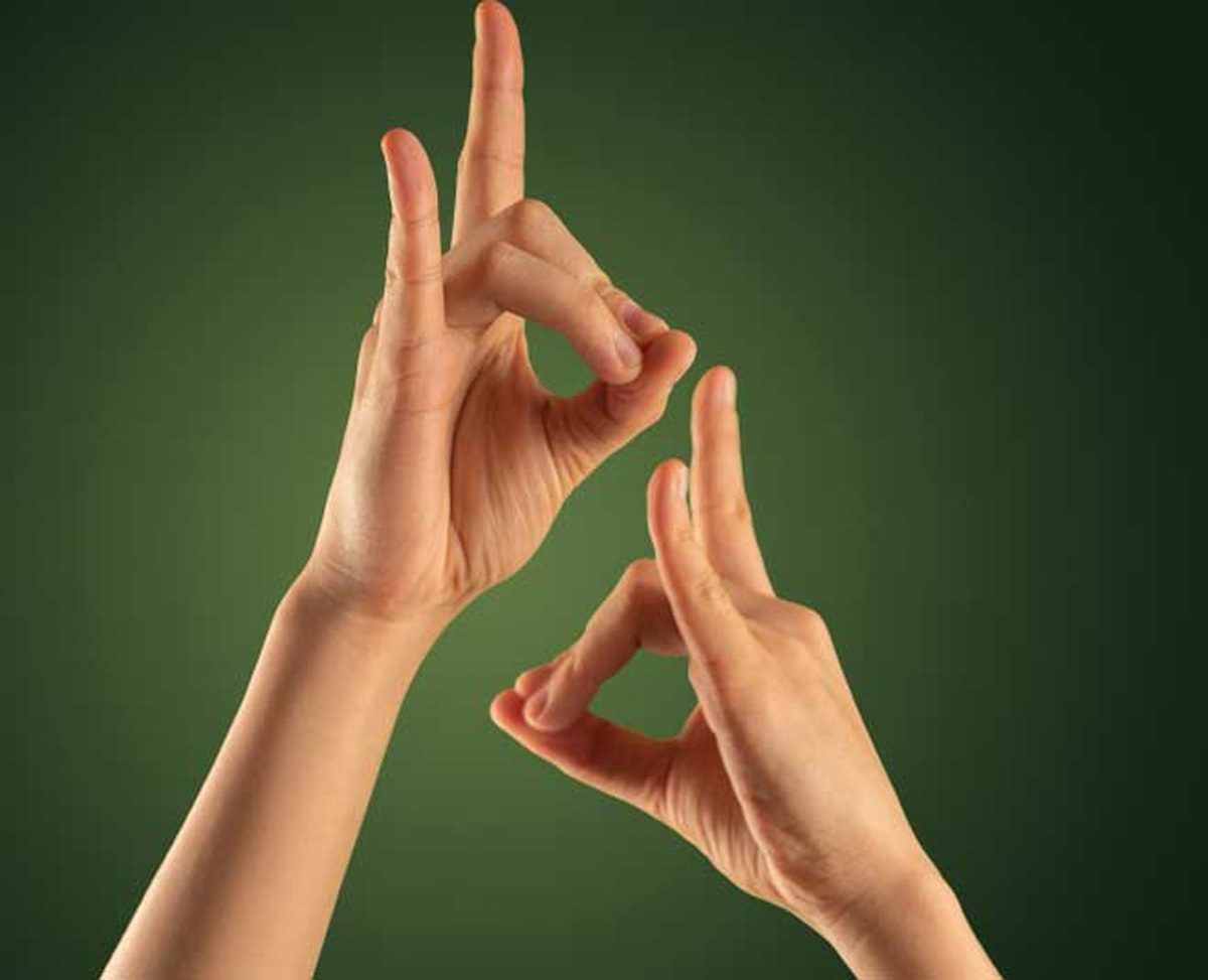 Apana Vayu Mudra Relieves Gas, Indigestion and Persistent Hiccups