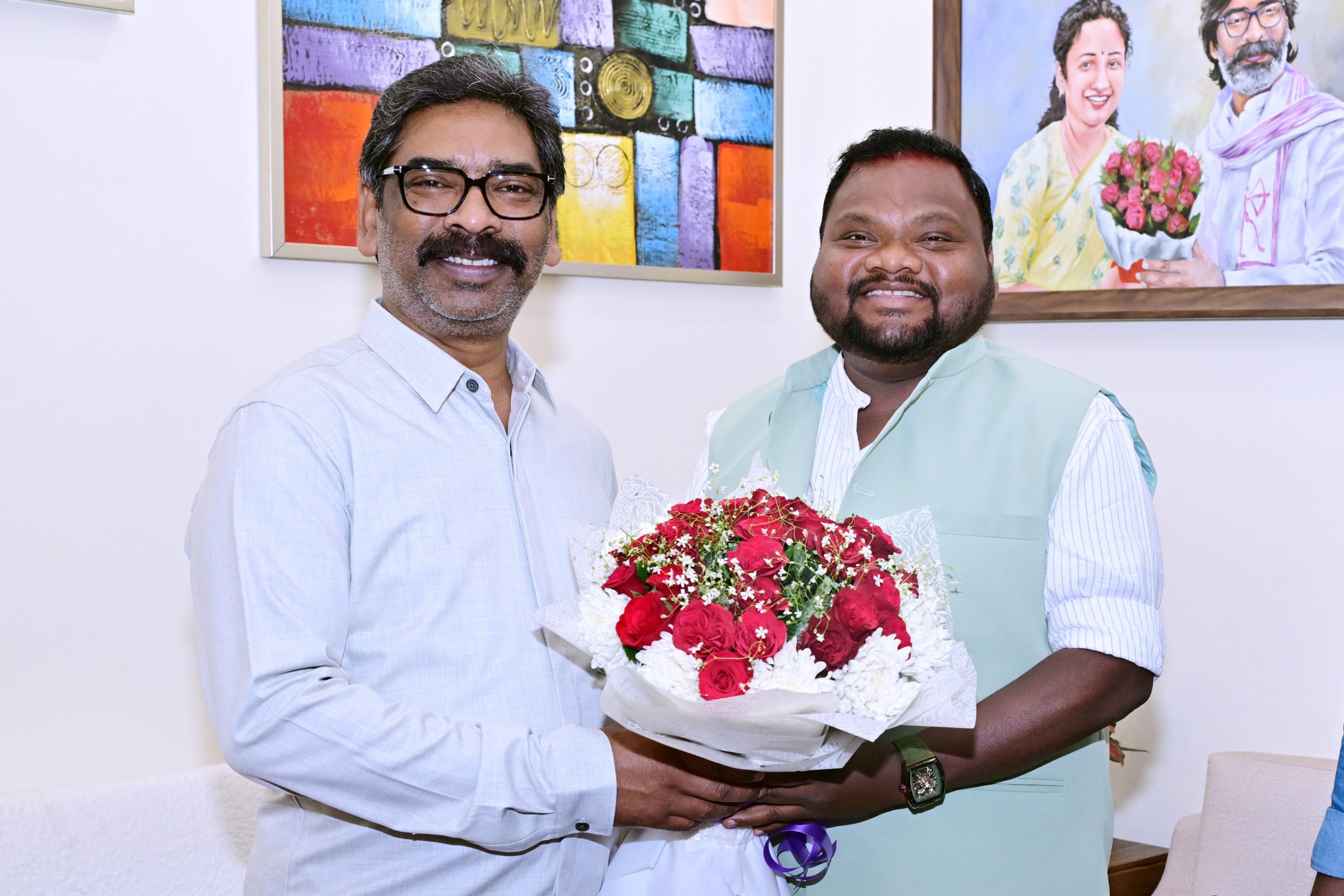 Newly Elected Municipal Council Chairman Sunny Oraon Meets Chief Minister Hemant Soren