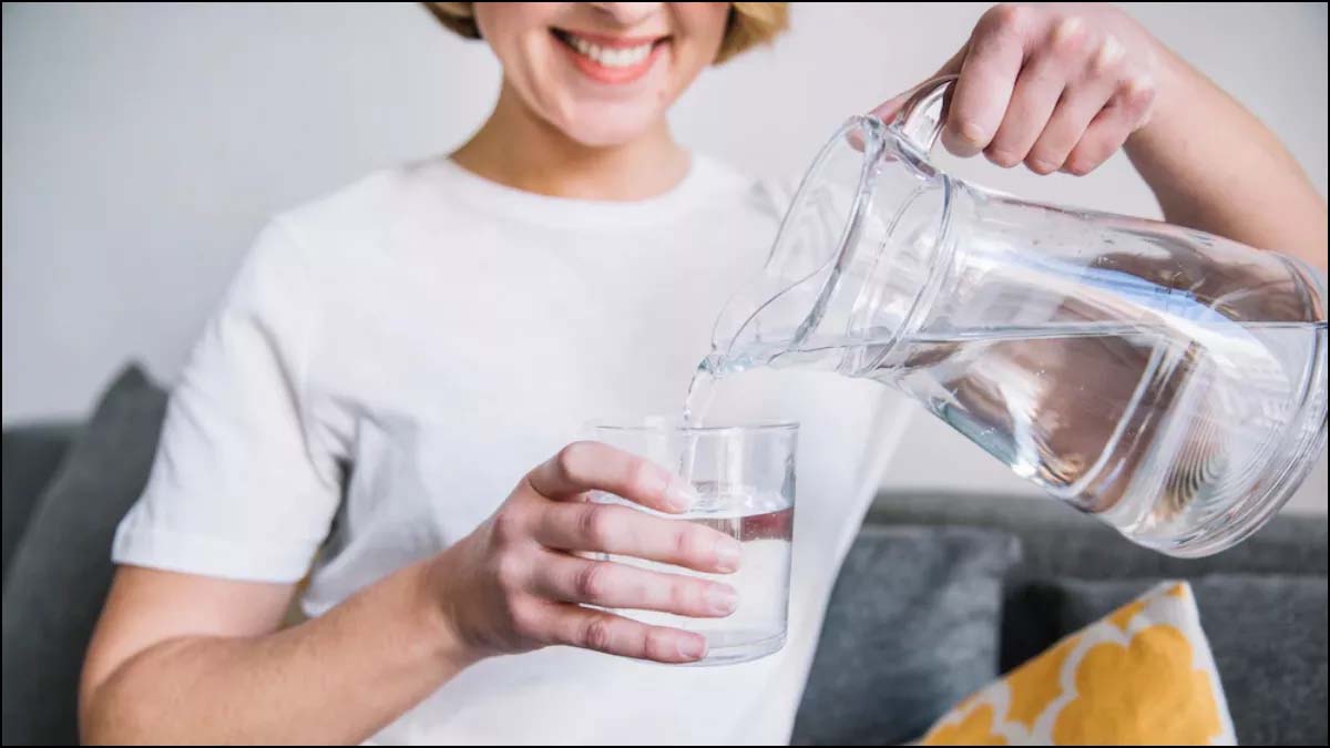 Drinking Water After Meals Does Not Harm Digestion, Say Experts