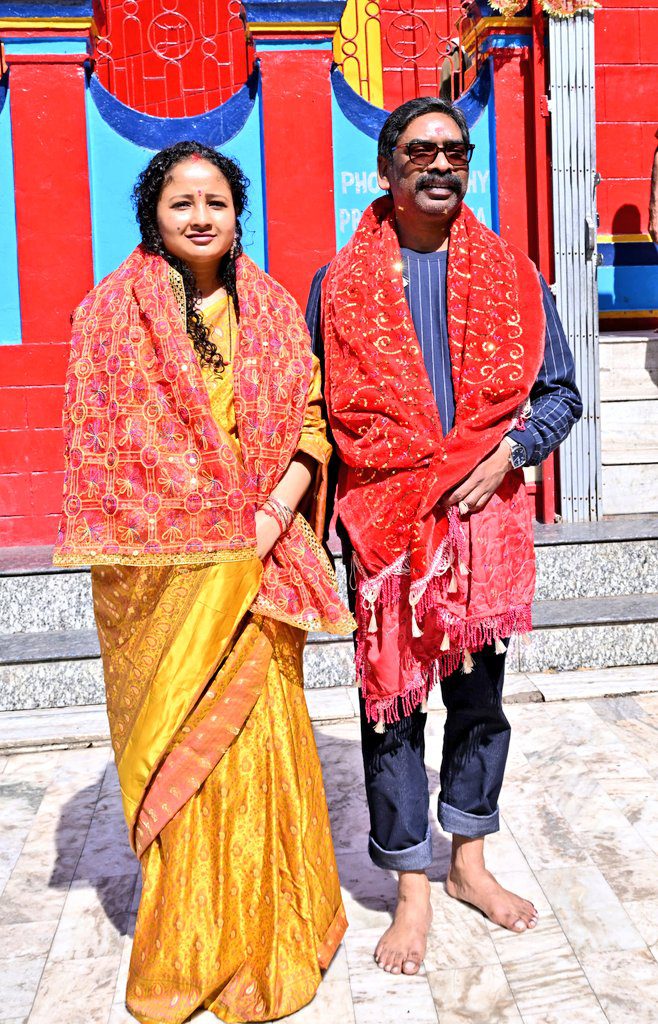 CM Hemant Soren Visits Rajrappa with Kalpana Soren on Wedding Anniversary