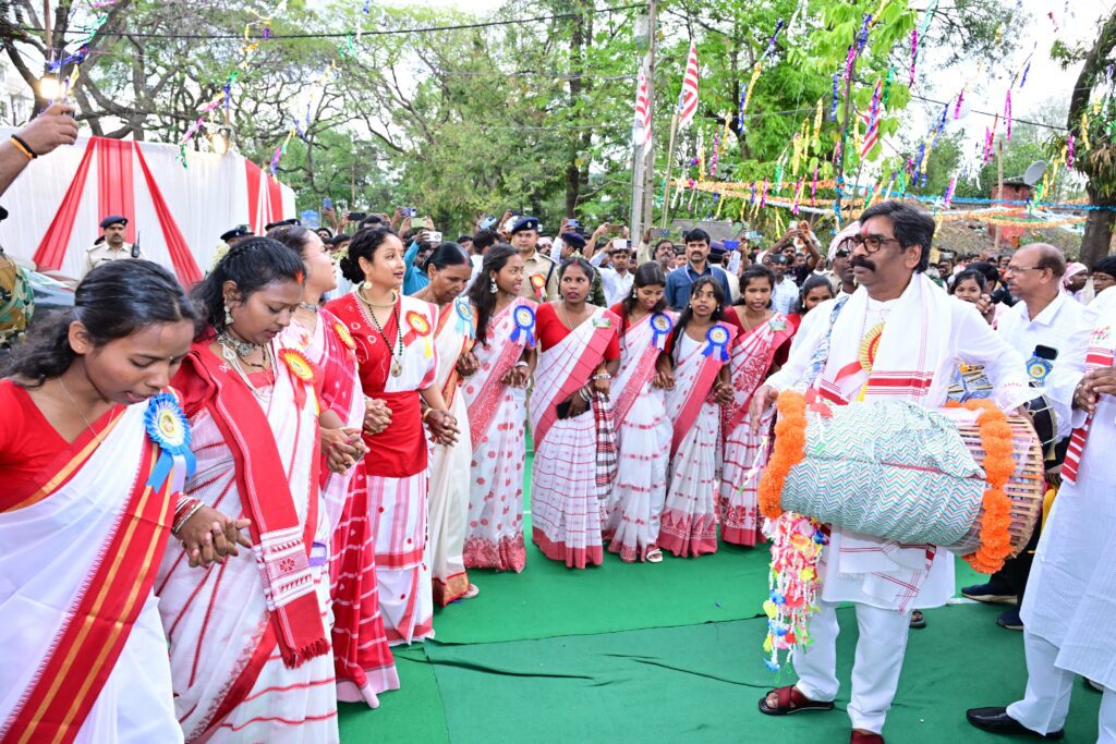 CM Hemant Soren joins Sarhul festival, urges nature conservation