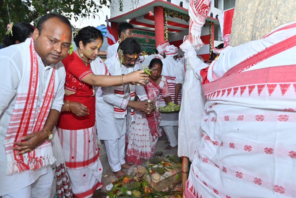 Hemant Soren honors tribal culture during Sarhul festival celebrations