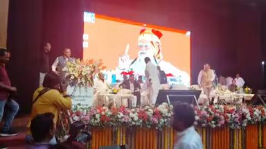 Irfan Ansari Walks Off Stage During HPV Event After PM’s Remark