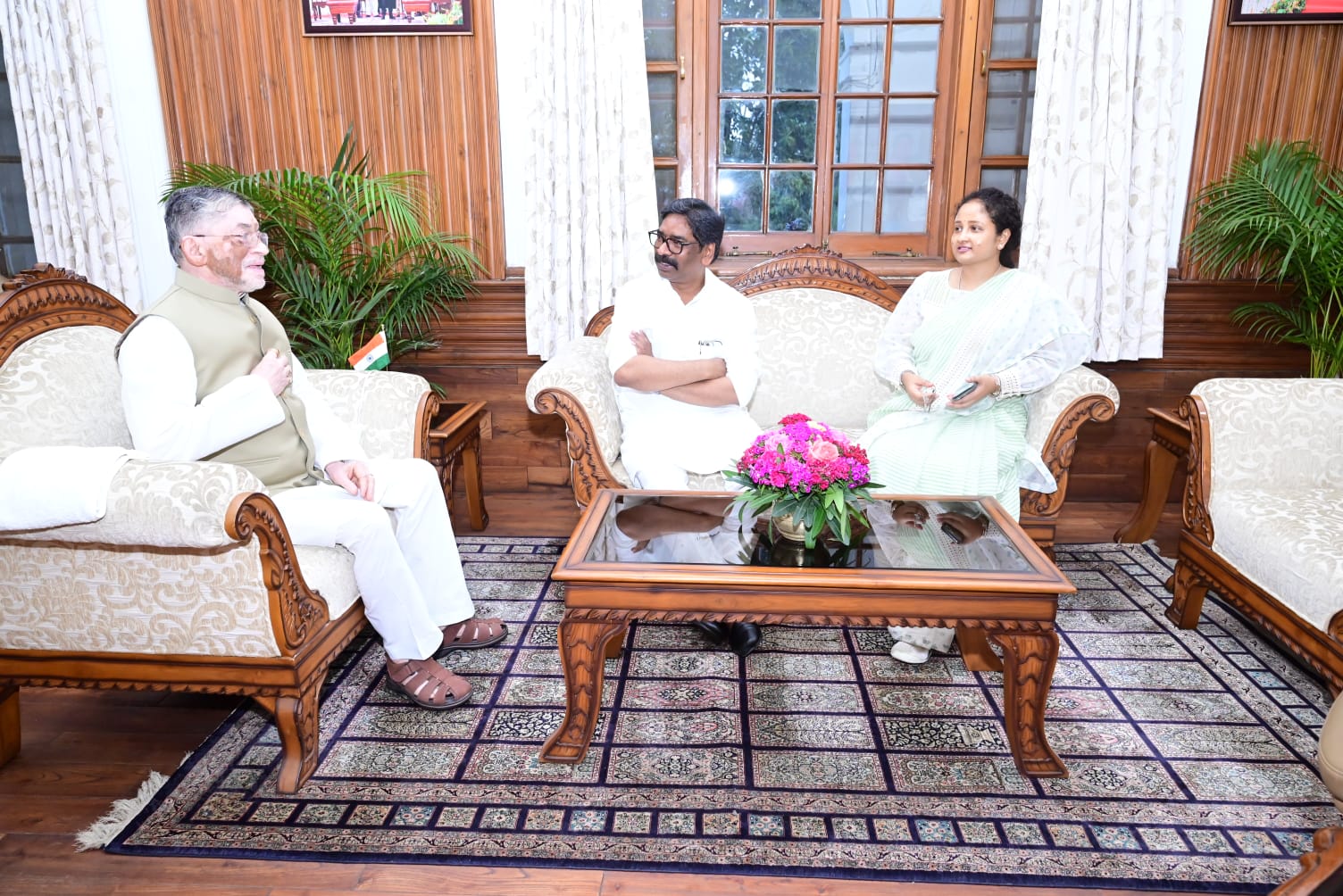 CM Hemant Soren Briefs Governor on World Economic Forum and Investments