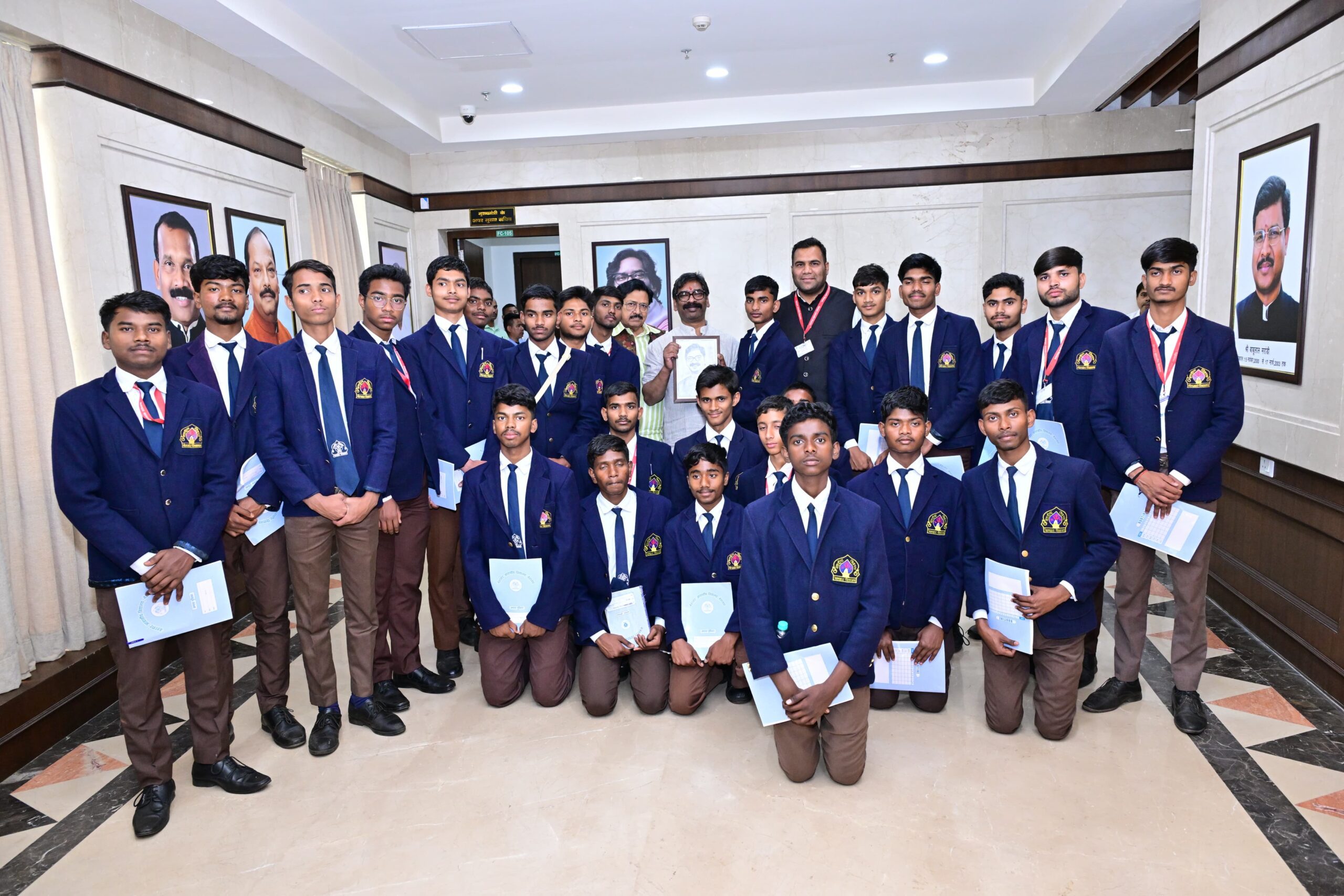 Netarhat Residential School Students Meet CM Hemant Soren in Assembly
