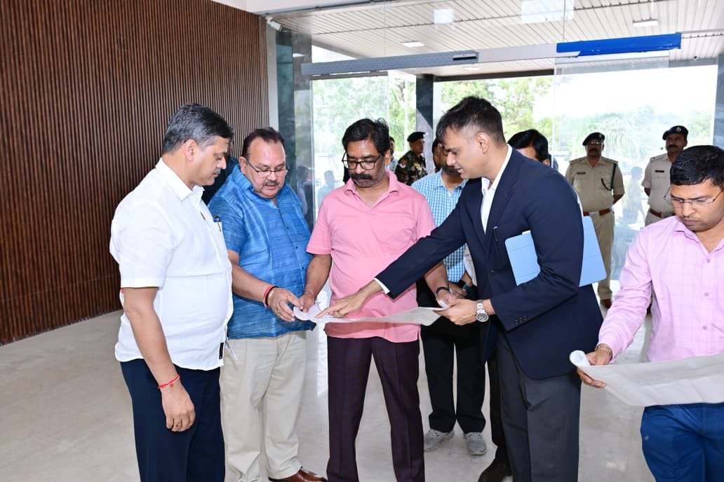 CM inspects under-construction State Hangar at Birsa Munda Airport, issues quality and deadline directives