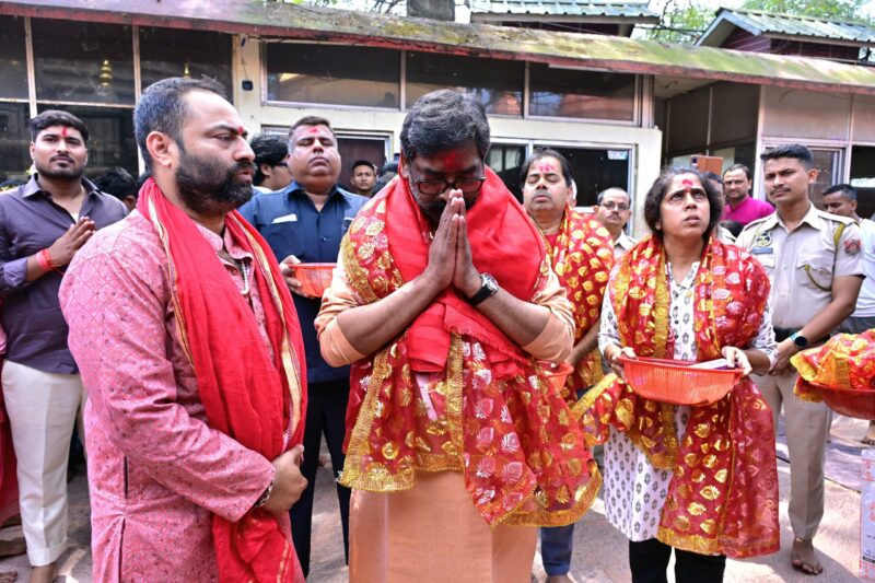 Jharkhand Chief Minister Hemant Soren offers prayers at Kamakhya Temple, seeks prosperity for the state