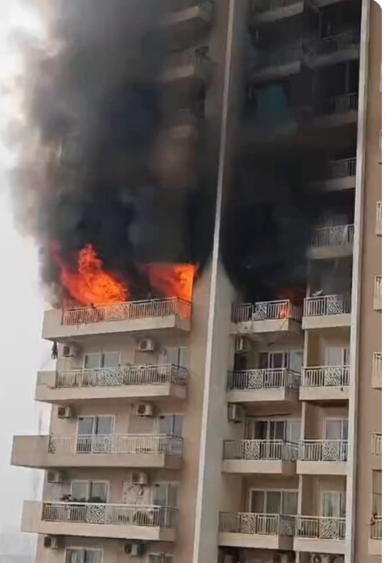 Noida: Massive Fire Breaks Out in 12th-Floor Apartment After AC Blast, Panic Grips Housing Society
