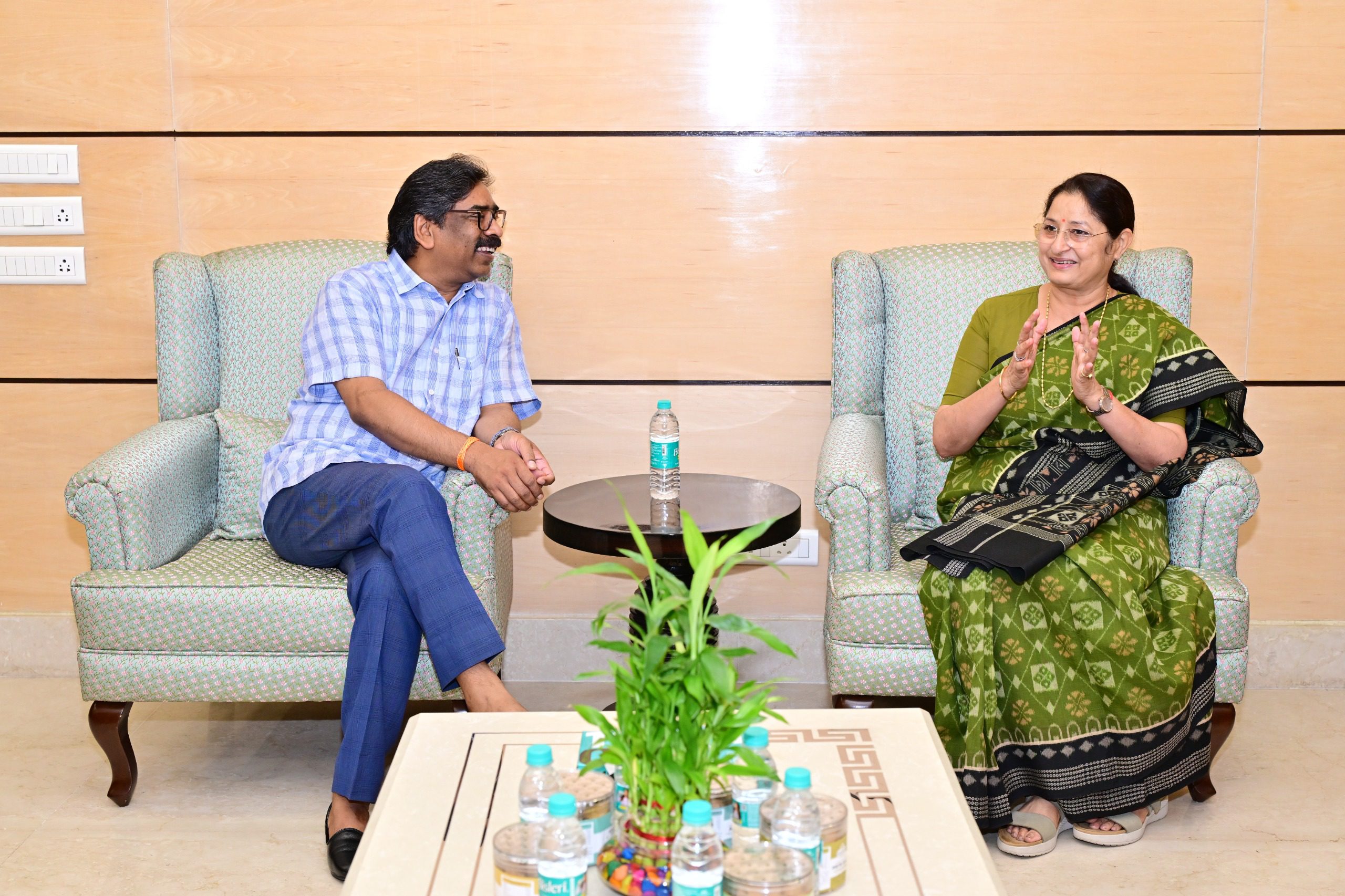 Union Minister Annapurna Devi Meets Jharkhand Chief Minister Hemant Soren at State Secretariat