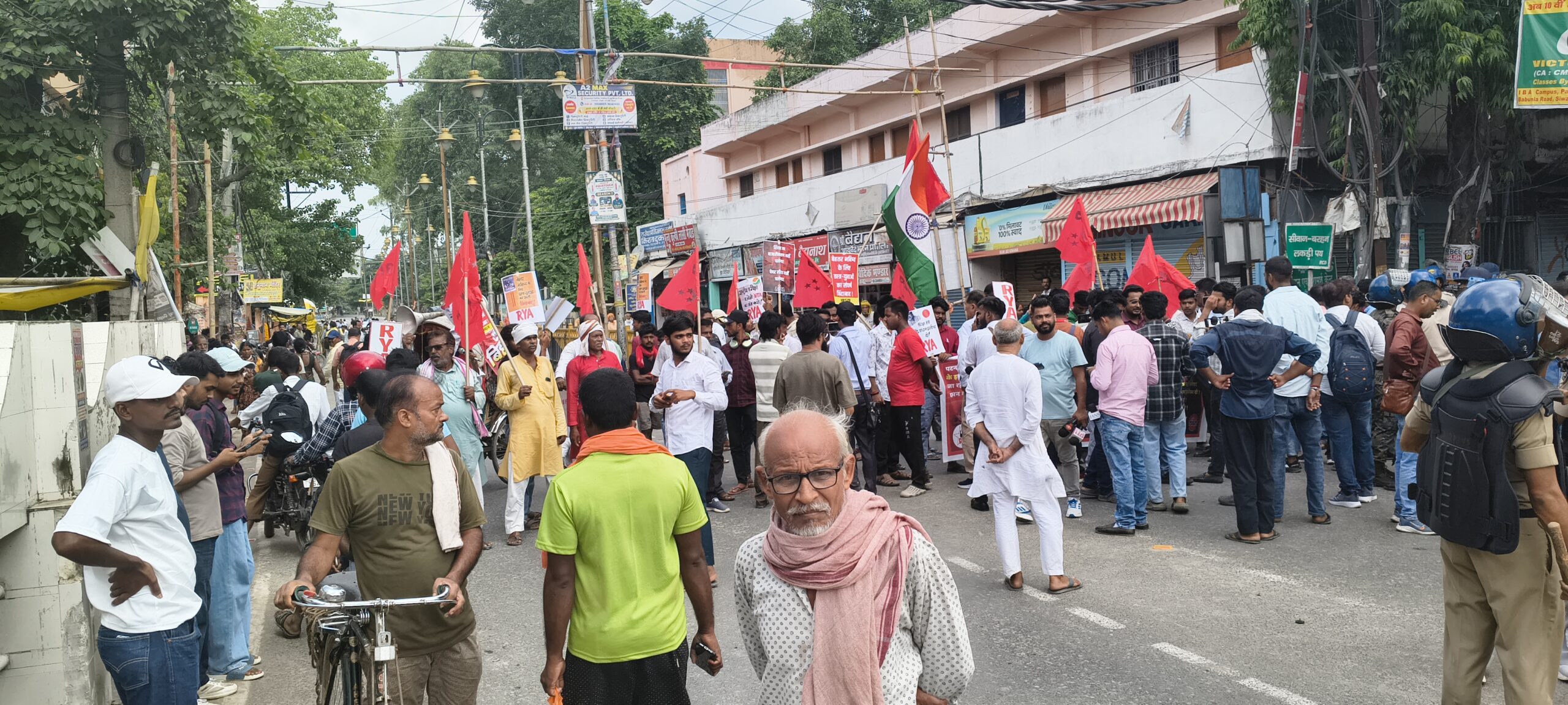 Bihar Bandh Has Little Impact in Siwan as Tight Security Keeps Normal Life Uninterrupted
