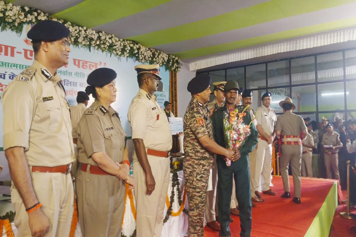 Jharkhand Moves Closer to Ending Maoist Insurgency as 16 Rebels Surrender