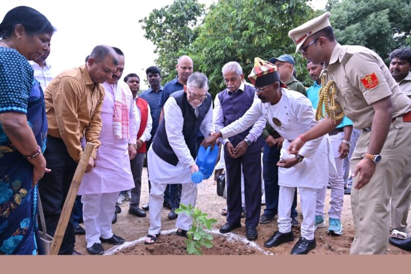 Governor Launches 'Arunodaya' Magazine, Honors Teachers at Saraswati Shishu Vidya Mandir