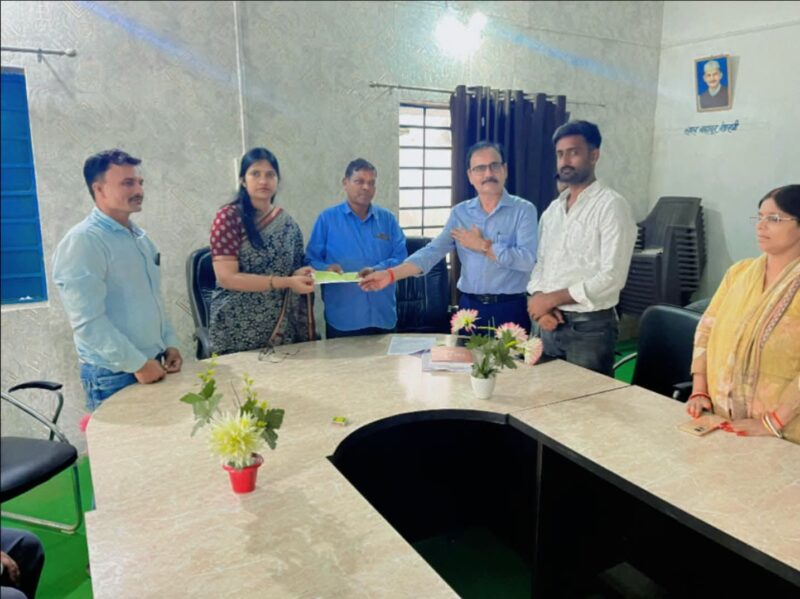 Two Families of Elephant Attack Victims in Koderma Receive ₹4 Lakh Ex-Gratia Compensation Each