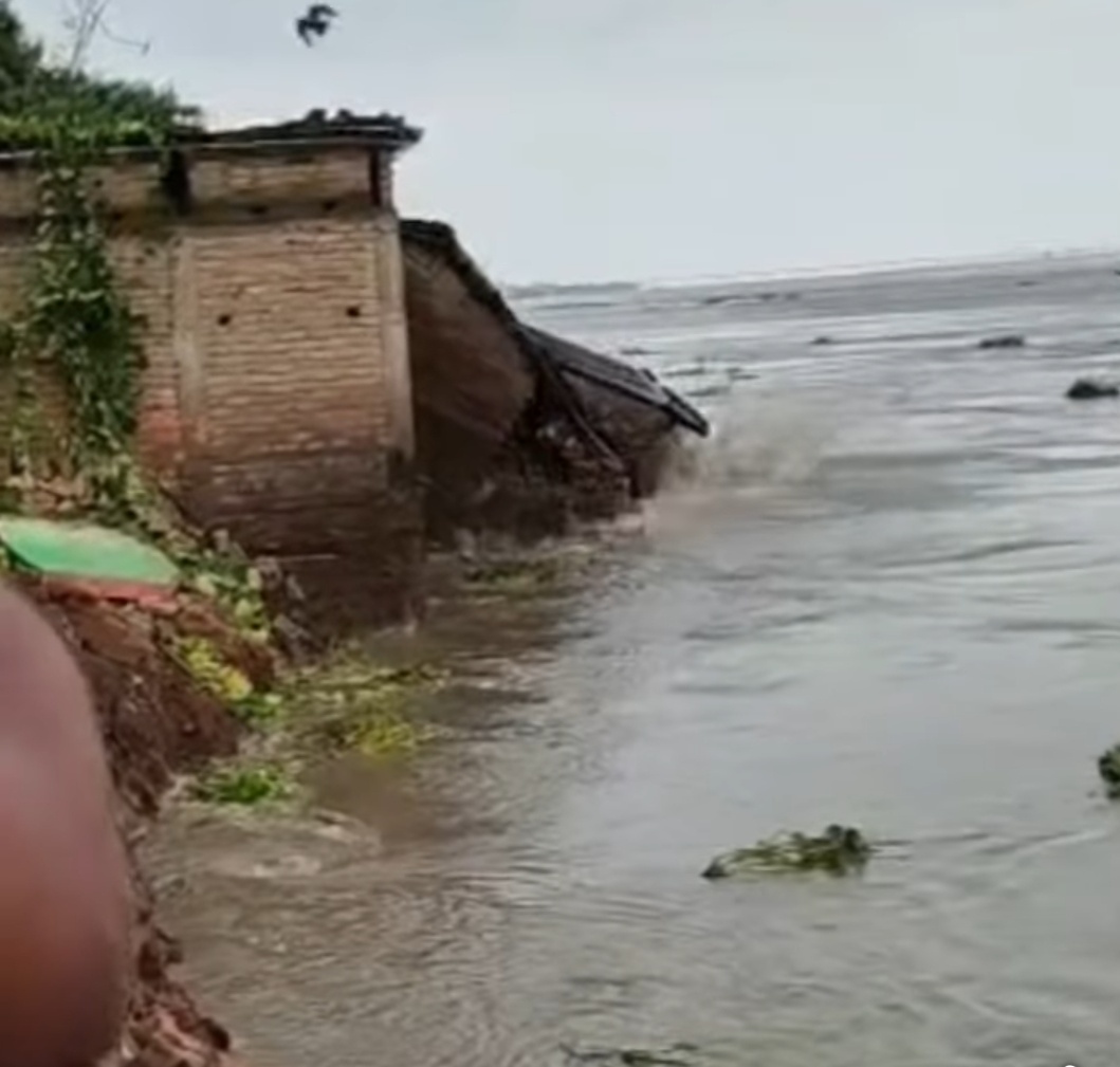 Ganga Erosion Intensifies in Bhagalpur, Dozens of Homes at Risk