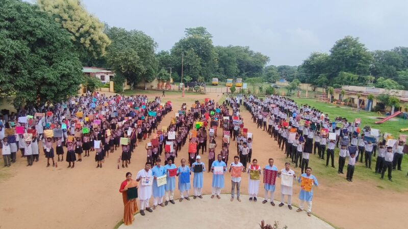 ‘Selfie with Bag’ Campaign Held at Saraswati Vidya Mandir Rajrappa Project to Promote Plastic-Free Environment