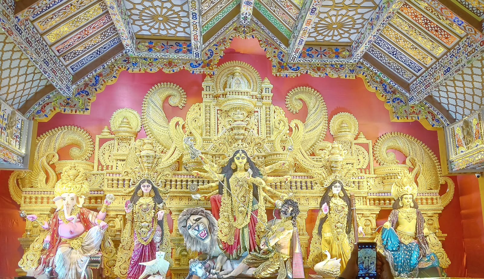 Durga Puja Concludes Peacefully in Ranchi, Pandals Promote Drug-Free Society
